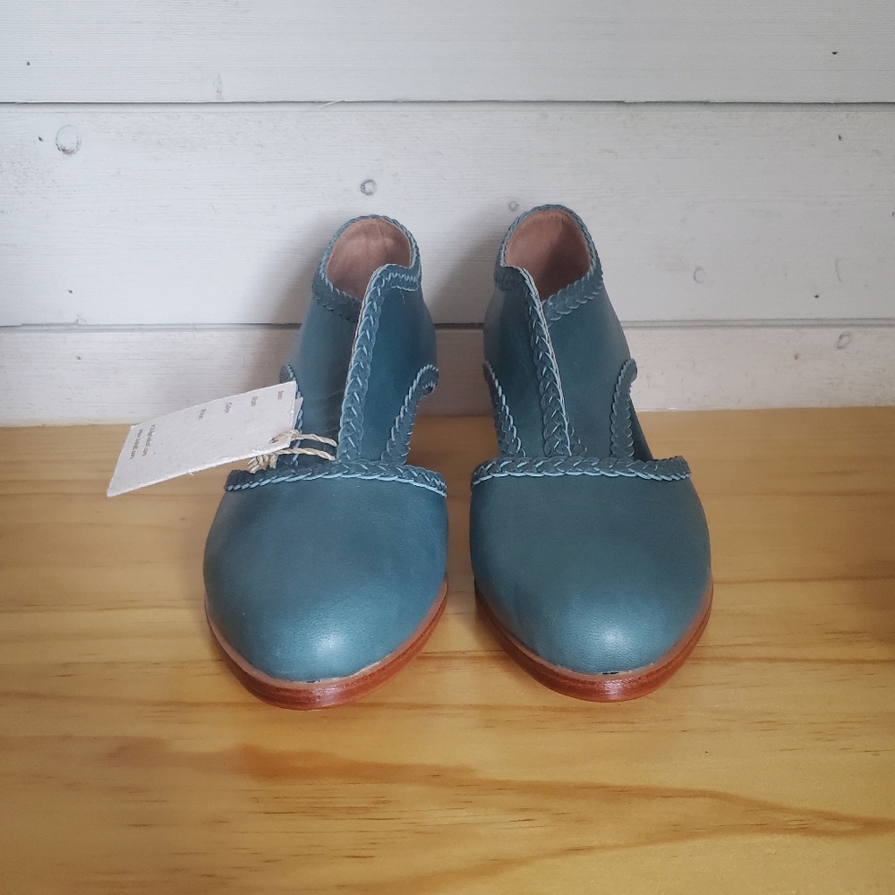 Bali ELF Spirit Walker Leather Bootie size 9 pretty blue/green leather